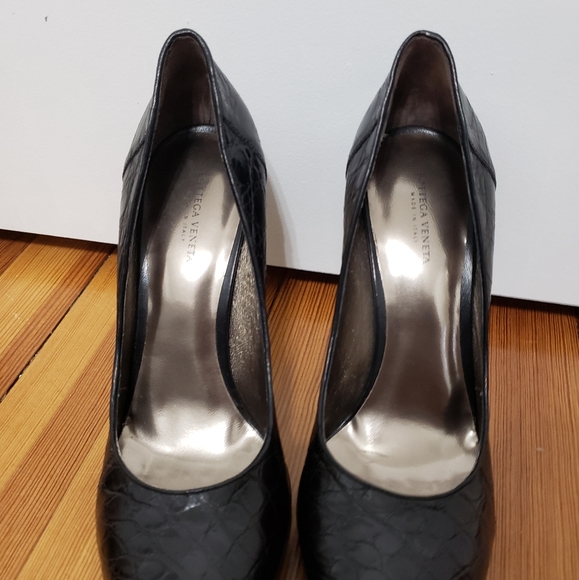 Bottega Veneta Crocodile Leather Heels - Picture 2 of 6